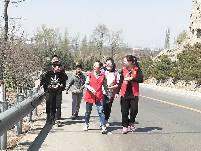 来自不同队伍 我们共同奉献——淬炼商学院专项志愿者服务队开展专项活动