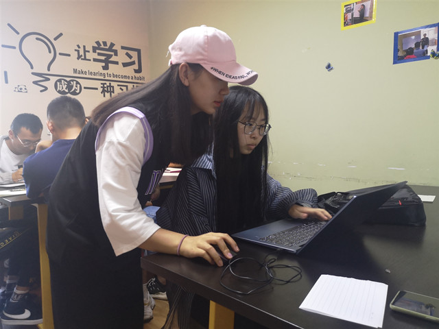 水激石鸣 人激志宏——“e路同行”科技文化蓝海行动计划第一届“平面宣传技能”评选大赛