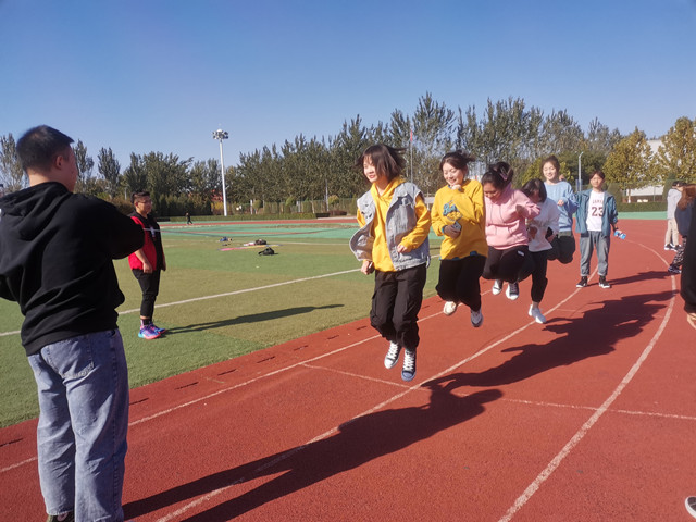 【完满班级】练健康体魄 明体育精神