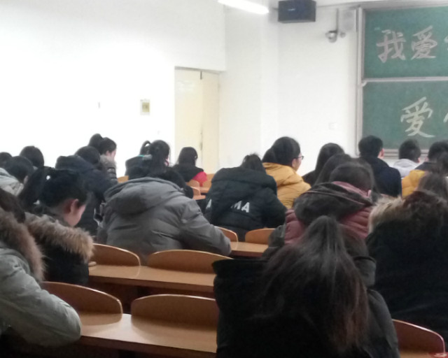 【社团快讯】爱心社和“我爱我”心理社举办时光论坛活动