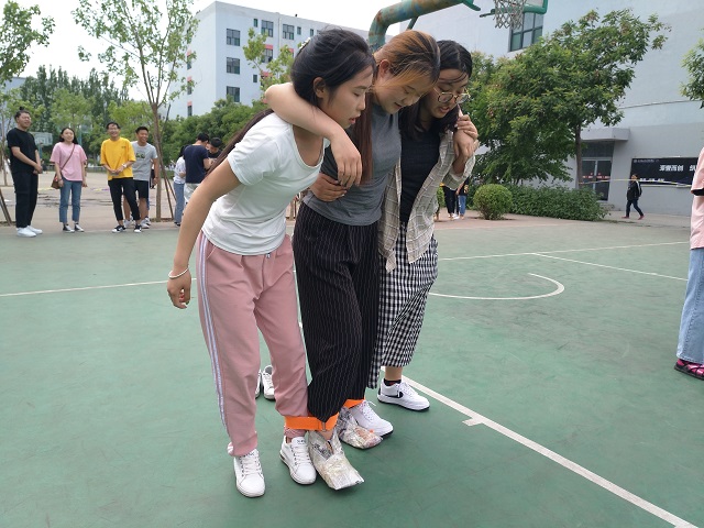 【1+1>2】创意制靴 把最亮的追光给最好的创意——“创意制靴 战出风采”活动顺利举办