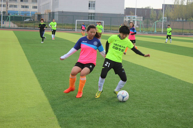 信院女足在省赛中荣膺桂冠