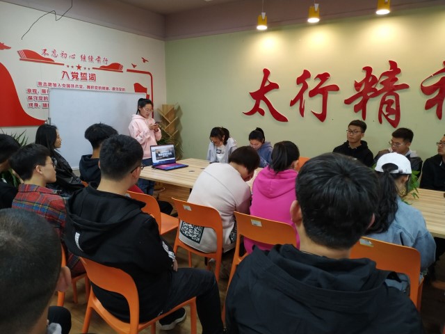 【完满班级】“唇枪舌战”考试学习分享会