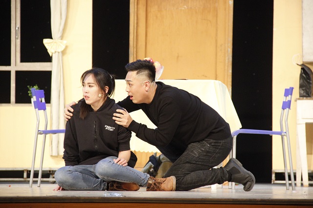 原创现代都市情感话剧《如果·我不是我》在乌马河剧院倾情上演