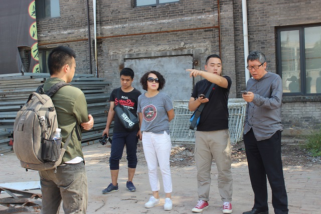 明月装饰了古城的夜晚 你的身影装饰了古城的梦