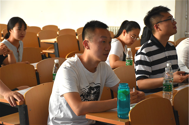 成长不期而遇 精神薪火相传——经济与管理学院第八届学生会干部换届选举