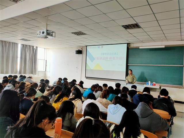 【辅导员说完满】引航研途路 你我共前行——艺术传媒学院19级动画、环设辅导员说完满活动