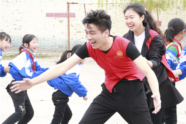 传递正能量第449期:机电工程系“小蜜蜂计划”之“奋进学知”公益活动