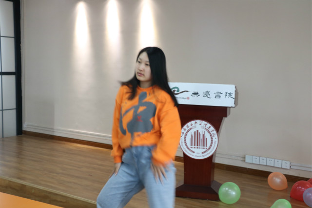 用才艺会友 用艺术点缀人生——外语系第八届“我型我秀”才艺交流展示大会