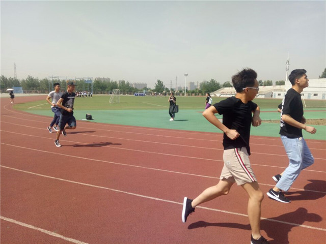 【完满班级】班级运动会 激烈程度不输“阳光杯”——淬炼商学院举办六月完满班级主题活动（八）