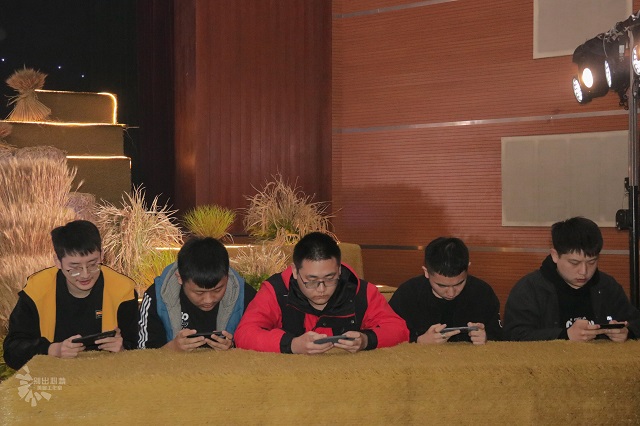 乌马河电竞之夜 不破不立