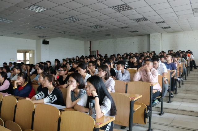 【辅导员说完满】合理规划 铭心见志——经济与管理学院2016级考研规划师生见面会