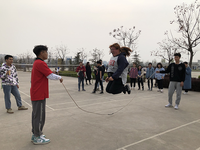 【完满班级】“绳”采飞扬 跳动梦想——艺术传媒学院产品设计1801班举办“翻飞腾跃 上下穿梭”跳绳比赛完满班级活动