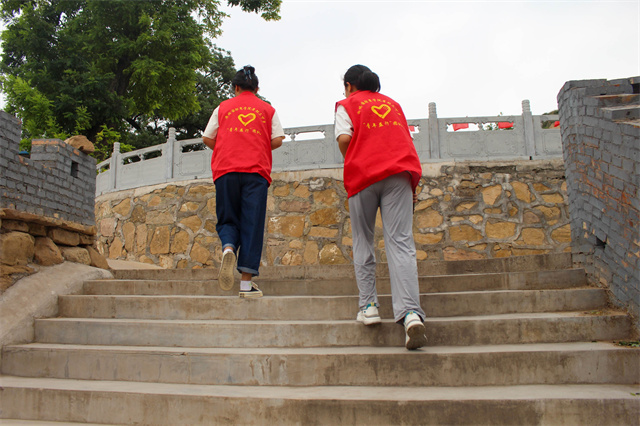 【三下乡】志愿服务进乡村 浓浓关怀老人情 ——汇“侯”研商 淬炼·国际商学院青年益行乡村振兴促进团
