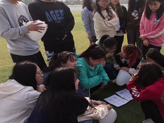 【完满班级】传承雷锋 燃放青春——经济与管理学院三月完满班级纪实（四）