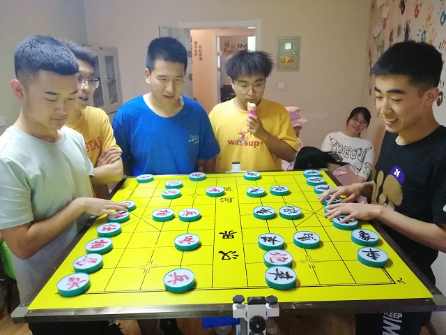 【完满班级】棋逢对手  谁与争锋——网工1701班“智者的交流——棋类益智”活动