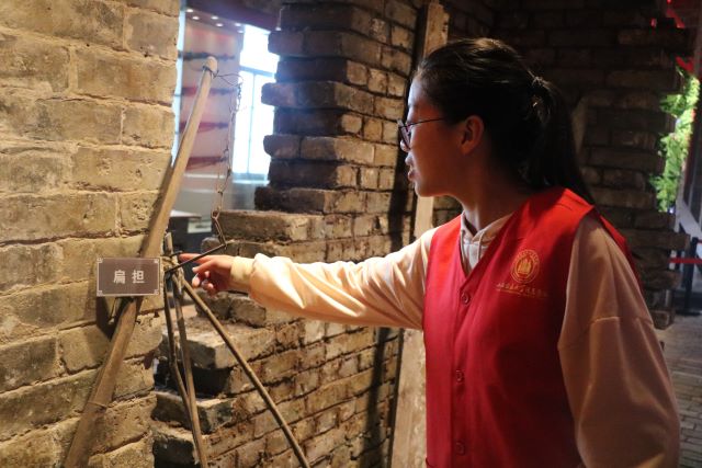 【三下乡】钢枪迎炮火 团结保中华——商务英语学院“三下乡”实践活动