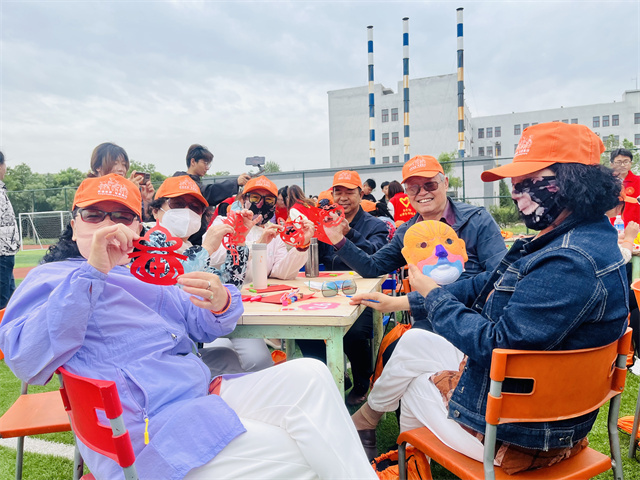 别样的阿信之旅:从少年到老年 一场跨越年华的别样志愿服务开放日以爱启幕