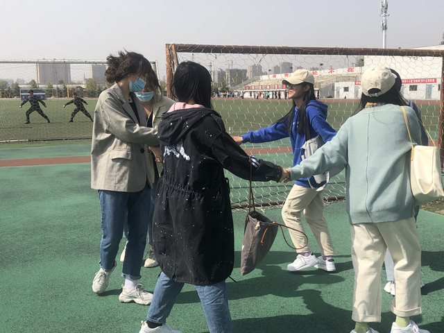 【完满班级】公益助他人 但使手余香——商务英语学院英语1801班、1803班、1804班完满班级活动