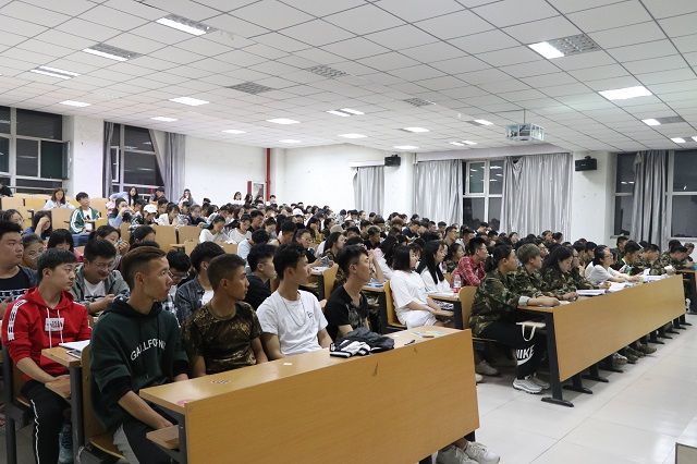 学长计划第544期:青春是一趟永不停歇的旅程——艺术传媒学院举办九月学长计划系列活动
