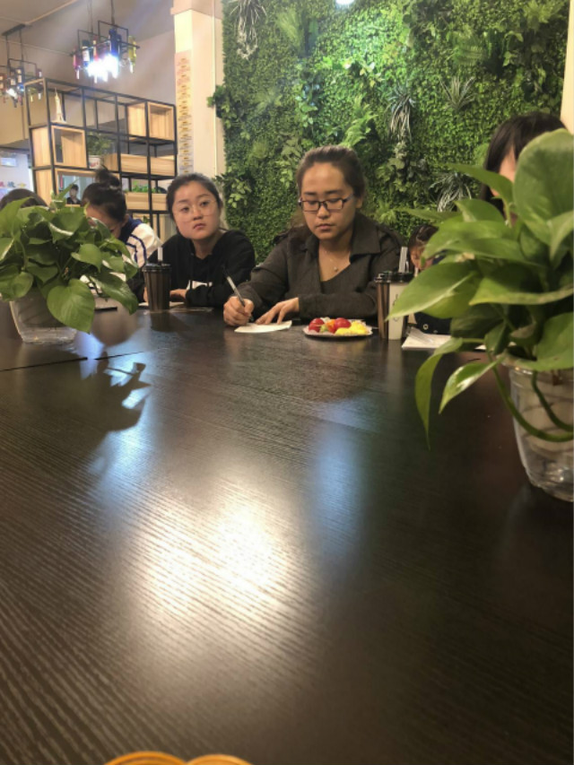 【师生共膳日】浅闻书香不忘初心 笔笔浓墨学如人生——经济与管理学院考研师生共膳日