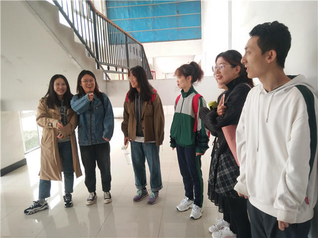 【完满班级】环保公益行——英语1601班、英语1603班10月完满班级活动