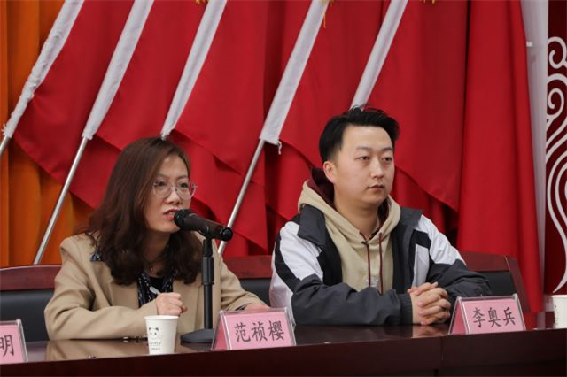 【青春雷锋月】听党课 讲奉献——经济与管理学院赴白塔社区学雷锋