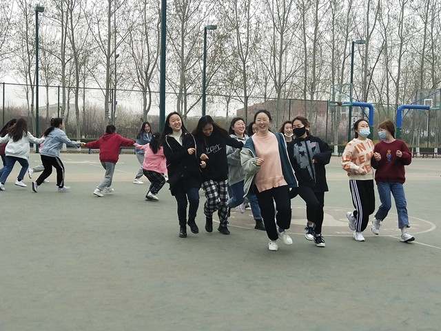 【完满班级】谱写青春之歌 展现运动精彩——外国语言文学系英语1903班、1906班完满班级活动