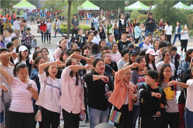 【音乐节·太行】“烈酒+清风” 别样摇滚等你来鉴——“2017 无边”第五届校园摇滚音乐节