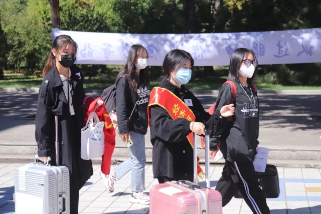 【迎新纪实】一见倾“新” 经管与你共赴此行——经济与管理学院2022年迎新工作陆续开展