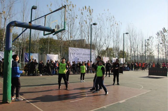 青马骨干班学员在冬日用团队篮球诠释最燃青春故事