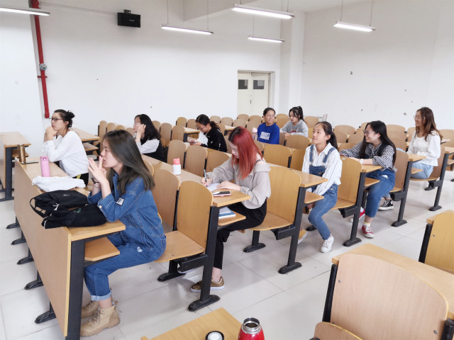 【完满班级】艺术围绕 温暖心灵——外国语言文学系英语1805班、英语1806班、涉外1801班9月完满班级活动