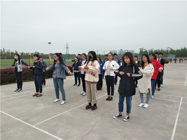 【完满班级】激情飞扬 放飞自我——淬炼商学院举办四月完满班级主题活动（三十八）