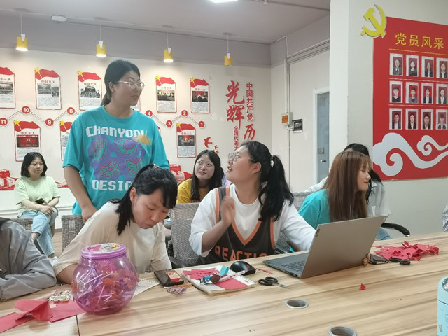 【完满班级】展现风采 舞动青春——商务英语学院英语2003班、2006班完满班级活动