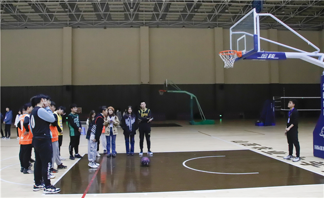 【青马工程】8号晃过时间 24号守住岁月——第十二期“青马工程”完满教育学生骨干培训计划知行班系列活动“8&24号的意义”篮球主题活动顺利举办