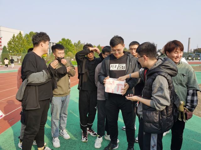 【完满班级】让体育运动奔跑在青春赛道——艺术传媒学院环境设计2104班完满班级活动