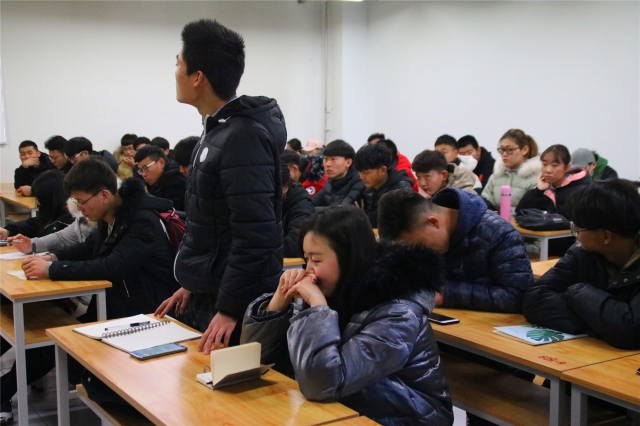 总结过往 期望未来——智能工程学院燕晶老师举行18级班委总结会议