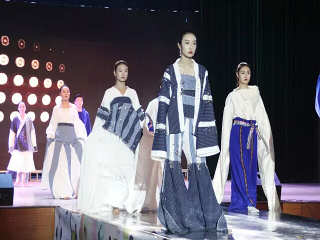 青春六月展锦服——艺术传媒学院2018届毕业生服饰与服装设计T台秀
