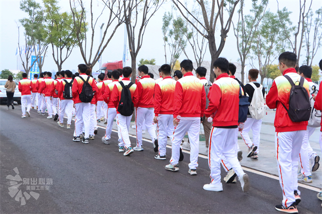 300名“志愿红” 让“蓝天盛会”更加绚烂!