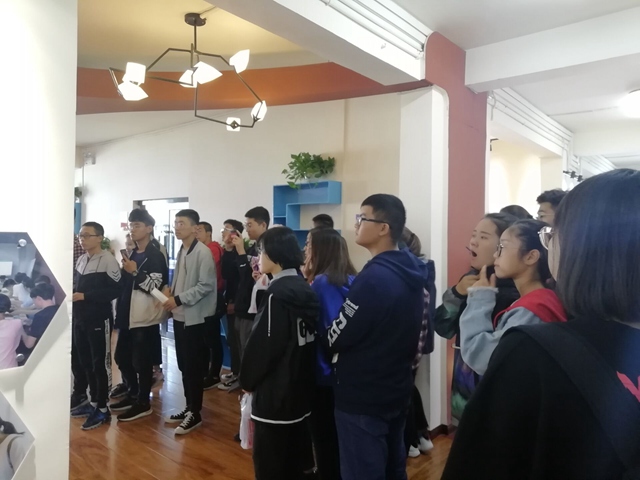 淬炼商学院18级新生前往三达书院参观交流