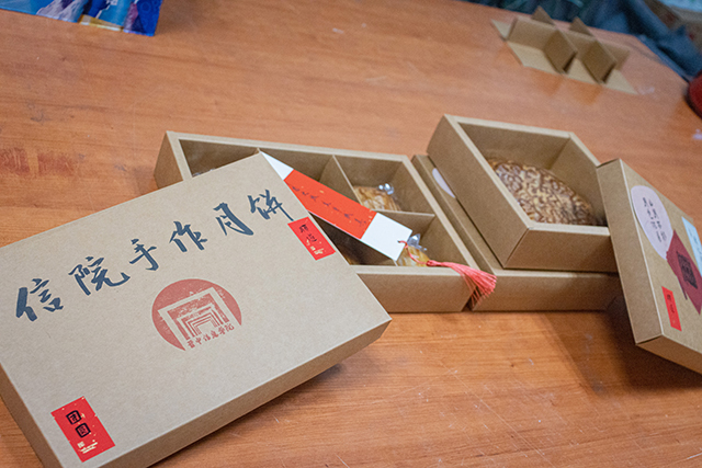 当中秋节遇上国庆 当小艺遇到可爱的“你们”