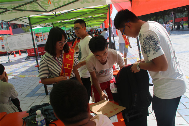 【迎新纪实】匆匆碌碌间  我们与你同行——机电工程系迎新志愿服务总结