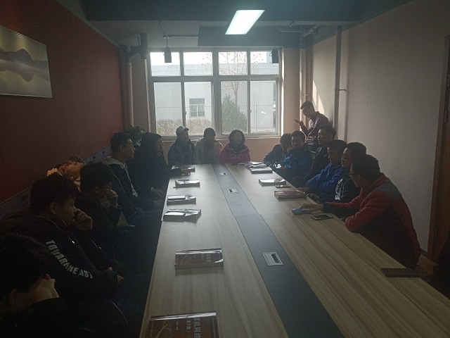 【完满班级】公交车让座之公益辩论赛——大数据学院、信息工程学院软工1604班开展完满班级活动