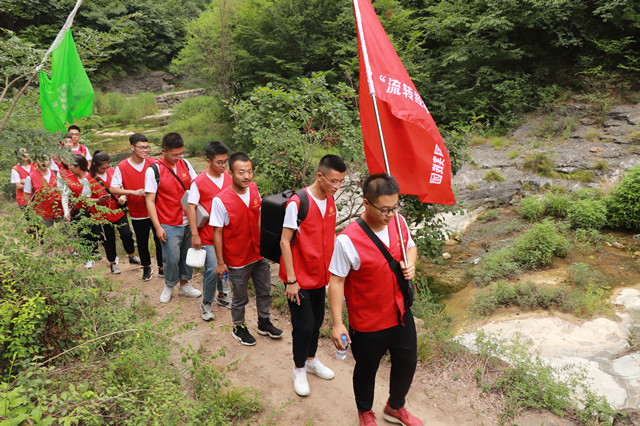 踏遍美丽山水 唤醒沉睡的钟灵毓秀——经济与管理学院“流转经年”美丽中国实践团“三下乡”社会纪实