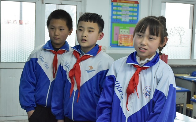 重温红色精神 体验语言魅力——乡村小学“金话筒”红色宣讲员