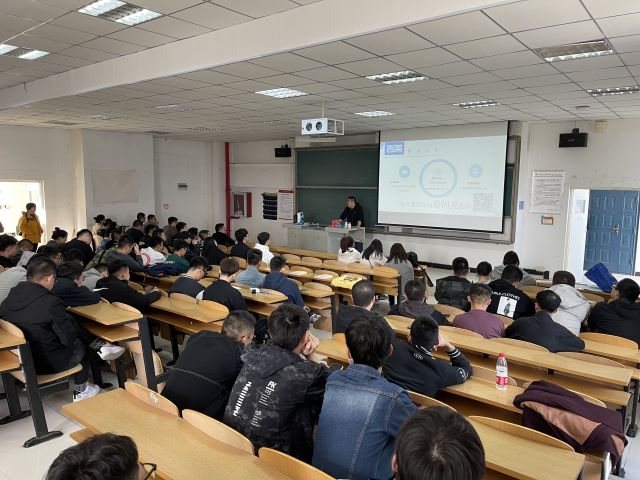 深入宣讲聚力增效 逐梦未来保驾护航——智能工程学院就业专场招聘会