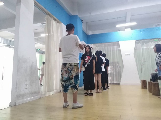 【完满班级】体育艺术不俱酷热 携手完满畅想六月——经济与管理学院6月完满班级系列纪实(四)