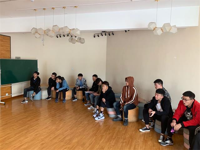 【完满班级】爱我中华新中国成立70周年观影活动——大数据学院、信息工程学院计科1602班完满班级活动