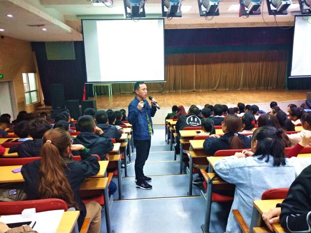 【辅导员说完满】习惯改变性格 性格改变命运——大数据学院、信息工程学院辅导员说完满之“从‘21天晨起计划’透视学生习惯养成”