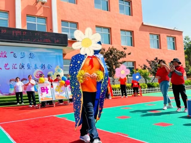 挑战自我展风采 快乐童年过六一——经济与管理学院经谷志爱专项服务队共度六一活动